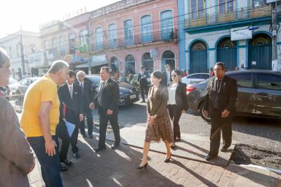 Feira do Ver-o-Peso recebe visita da princesa Mako, do Japão