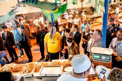Feira do Ver-o-Peso recebe visita da princesa Mako, do Japão