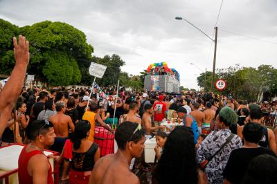 Parada do Movimento LGBTI leva mais de 30 mil pessoas às ruas de Mosqueiro