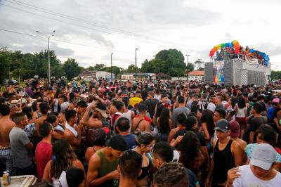 Parada do Movimento LGBTI leva mais de 30 mil pessoas às ruas de Mosqueiro