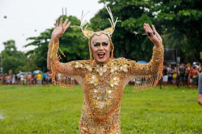 Parada do Movimento LGBTI leva mais de 30 mil pessoas às ruas de Mosqueiro
