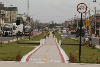 Novo trecho urbanizado da Bernardo Sayão completa um mês com área preservada pela comunidade