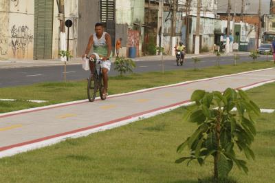 Novo trecho urbanizado da Bernardo Sayão completa um mês com área preservada pela comunidade