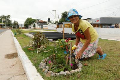 Novo trecho urbanizado da Bernardo Sayão completa um mês com área preservada pela comunidade