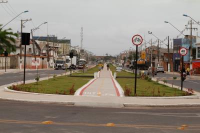 Novo trecho urbanizado da Bernardo Sayão completa um mês com área preservada pela comunidade