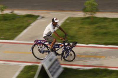 Novo trecho urbanizado da Bernardo Sayão completa um mês com área preservada pela comunidade