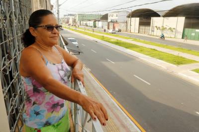 Novo trecho urbanizado da Bernardo Sayão completa um mês com área preservada pela comunidade