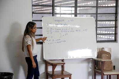 Cursos de pedreiro, hidráulica e meio ambiente qualificam moradores da Bacia da Estrada Nova