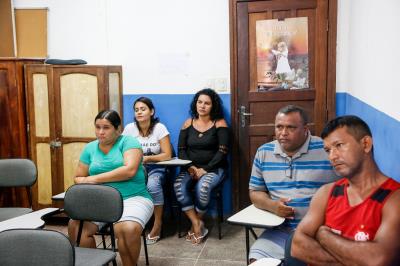 Cursos de pedreiro, hidráulica e meio ambiente qualificam moradores da Bacia da Estrada Nova