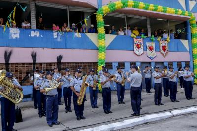 Ensino fundamental de Belém faz desfile e reforça conceitos de paz, educação e cidadania