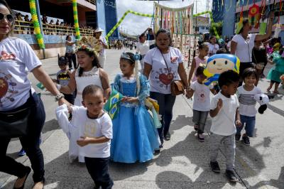 Ensino fundamental de Belém faz desfile e reforça conceitos de paz, educação e cidadania