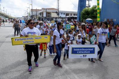 Ensino fundamental de Belém faz desfile e reforça conceitos de paz, educação e cidadania