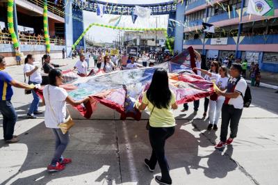 Ensino fundamental de Belém faz desfile e reforça conceitos de paz, educação e cidadania