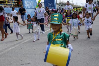 Ensino fundamental de Belém faz desfile e reforça conceitos de paz, educação e cidadania
