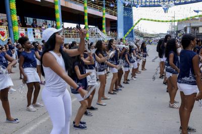 Ensino fundamental de Belém faz desfile e reforça conceitos de paz, educação e cidadania