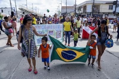 Ensino fundamental de Belém faz desfile e reforça conceitos de paz, educação e cidadania