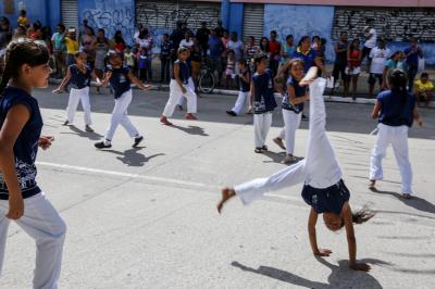 Ensino fundamental de Belém faz desfile e reforça conceitos de paz, educação e cidadania