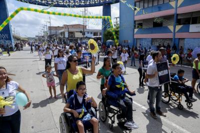 Ensino fundamental de Belém faz desfile e reforça conceitos de paz, educação e cidadania
