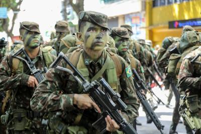 Desfile da Independência do Brasil mobiliza centenas de pessoas em Belém