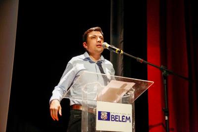 Prefeitura de Belém lota teatro no lançamento do Portal Municipal do Empreendedor