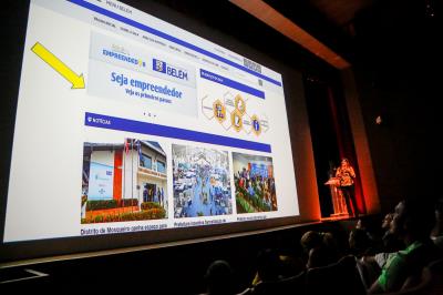 Prefeitura de Belém lota teatro no lançamento do Portal Municipal do Empreendedor
