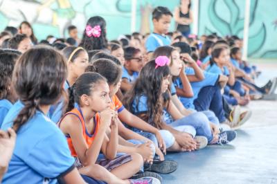 Quarteto Brasil de Tuhu apresenta concerto didático para alunos da Escola Inês Maroja