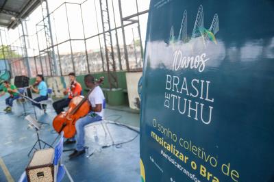 Quarteto Brasil de Tuhu apresenta concerto didático para alunos da Escola Inês Maroja