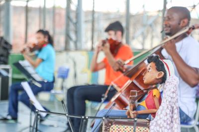 Quarteto Brasil de Tuhu apresenta concerto didático para alunos da Escola Inês Maroja