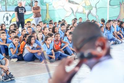 Quarteto Brasil de Tuhu apresenta concerto didático para alunos da Escola Inês Maroja