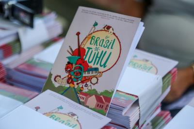 Quarteto Brasil de Tuhu apresenta concerto didático para alunos da Escola Inês Maroja