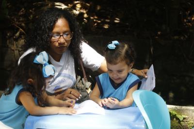 Peixe-boi do Bosque ganha bolo especial no aniversário de 62 anos