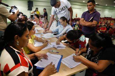 Mais de 60 famílias recebem imóveis do programa Viver Belém - Minha Casa Minha Vida