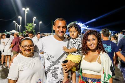Chegada do novo ano enche de cor e luz o céu no Portal da Amazônia