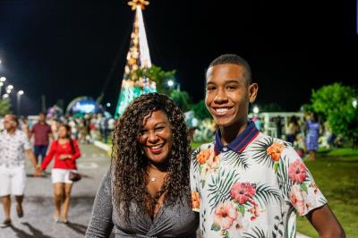 Chegada do novo ano enche de cor e luz o céu no Portal da Amazônia