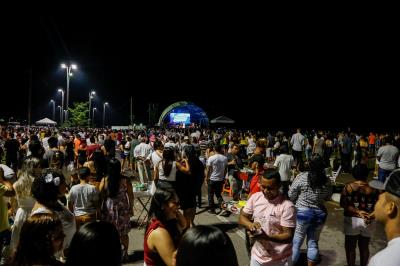 Chegada do novo ano enche de cor e luz o céu no Portal da Amazônia