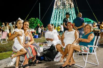 Chegada do novo ano enche de cor e luz o céu no Portal da Amazônia
