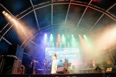 Chegada do novo ano enche de cor e luz o céu no Portal da Amazônia