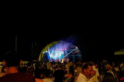 Chegada do novo ano enche de cor e luz o céu no Portal da Amazônia