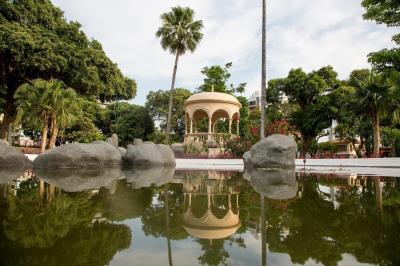 Belém e seus vários encantamentos vistos nas praças, rios e no seu verde	
