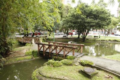 Belém e seus vários encantamentos vistos nas praças, rios e no seu verde	