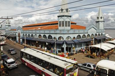 Belém e seus vários encantamentos vistos nas praças, rios e no seu verde	