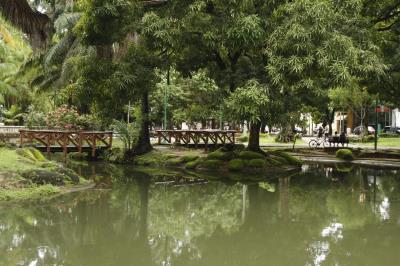 Belém e seus vários encantamentos vistos nas praças, rios e no seu verde	