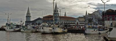 Belém e seus vários encantamentos vistos nas praças, rios e no seu verde	