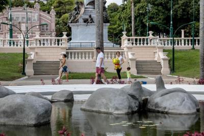 Belém e seus vários encantamentos vistos nas praças, rios e no seu verde	