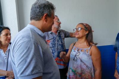 Prefeitura entrega uniforme escolar, ônibus e tratores aos distritos de Outeiro e Icoaraci