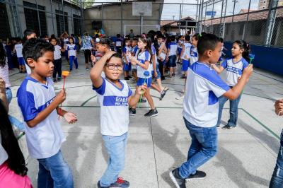Professora da rede municipal de ensino é premiada nacionalmente