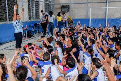 Professora da rede municipal de ensino é premiada nacionalmente