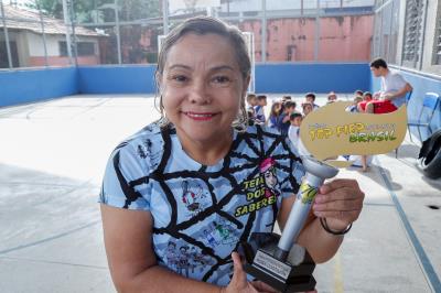 Professora da rede municipal de ensino é premiada nacionalmente