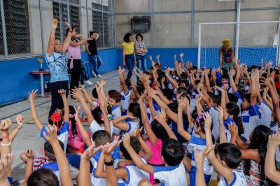 Professora da rede municipal de ensino é premiada nacionalmente