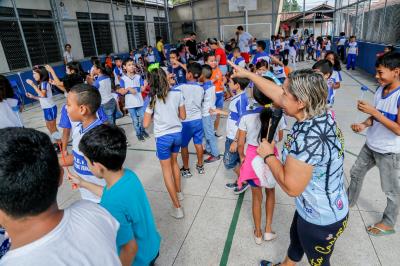 Professora da rede municipal de ensino é premiada nacionalmente